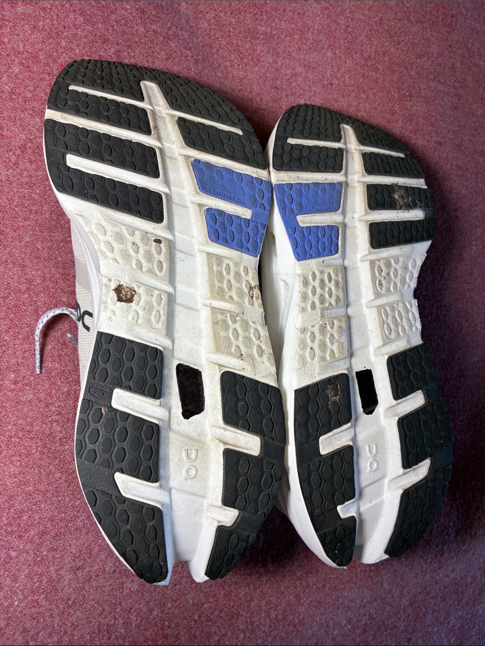ON RUNNING Cloudrunner Performance Active Shoes - Picture 15 of 16